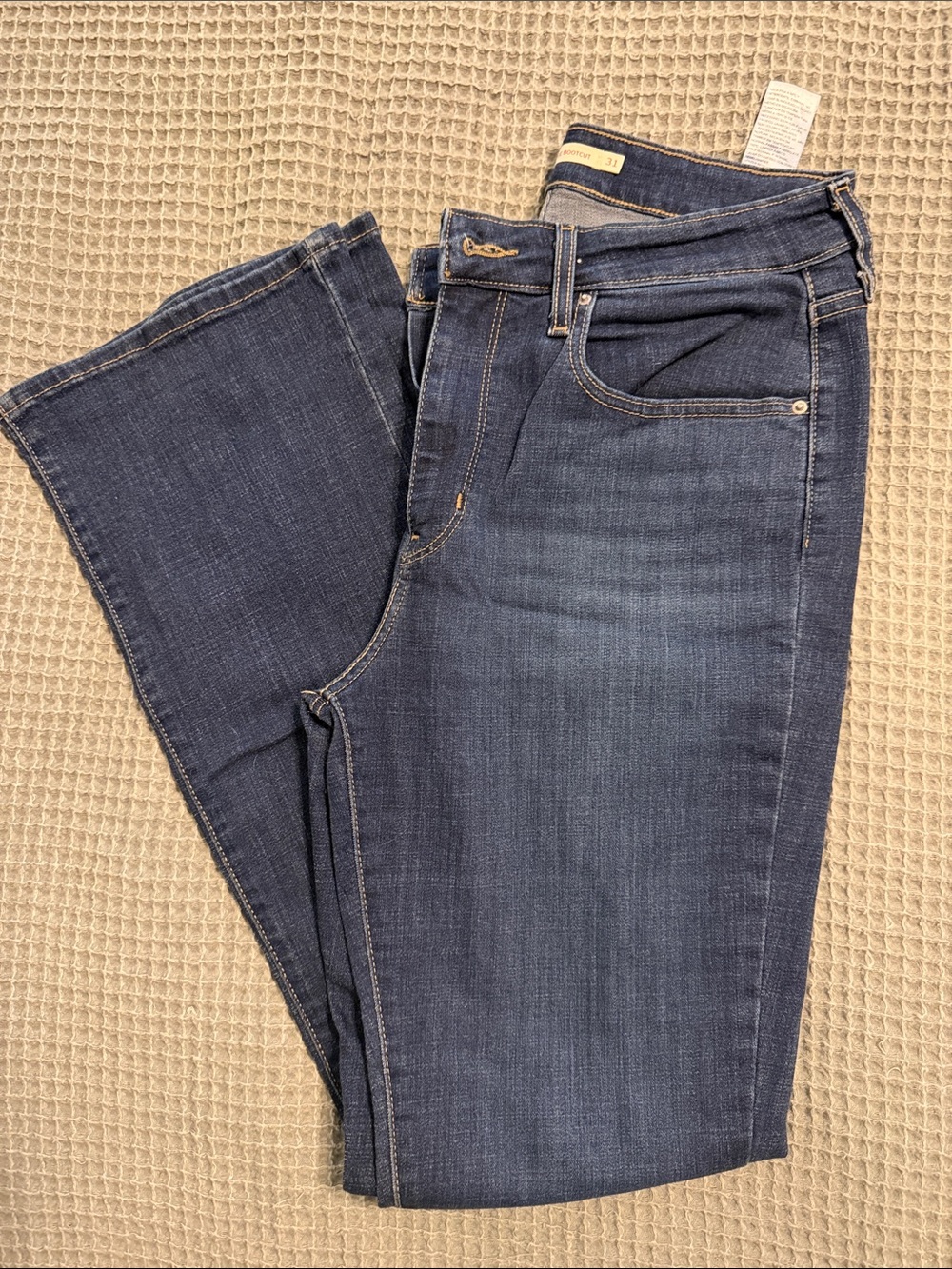 Levi's Boot Cut Jeans in Dark Blue Wash Size 31x32